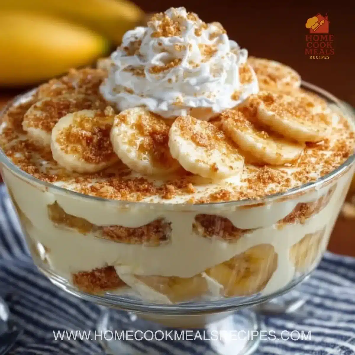Delicious old-fashioned homemade banana pudding served in a glass dish