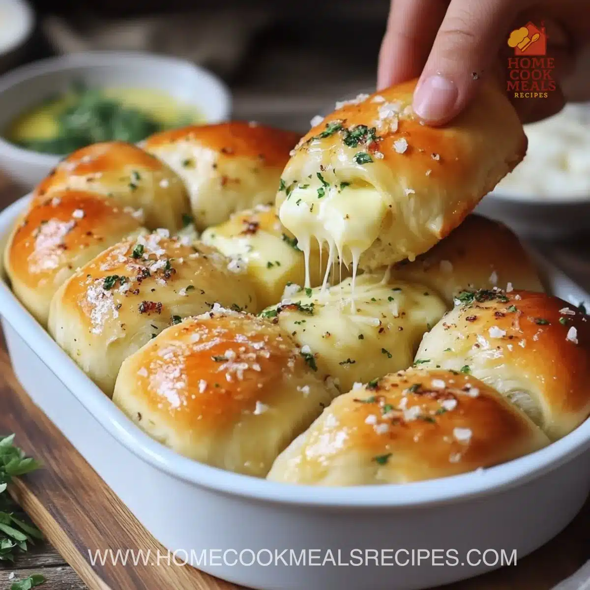 Buttery Cheese Garlic Rolls, Everyone Will Love Them! 5 Buttery Cheese Garlic Rolls, Everyone Will Love Them!